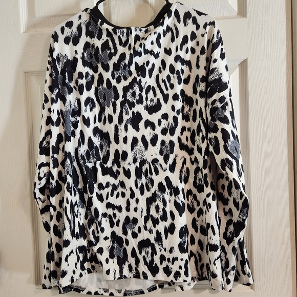 NWOT Voxget long sleeve - Picture 2 of 5